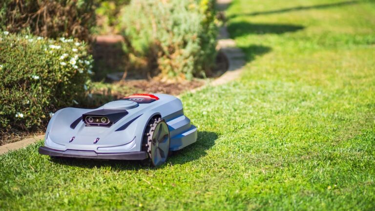 SUNSEEKER X7 Wireless Robot Lawn Mower